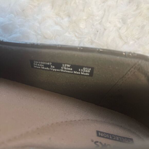 Clarks synthetic patent olive green crocs print Loafers rubber soles SZ12W - Picture 9 of 10